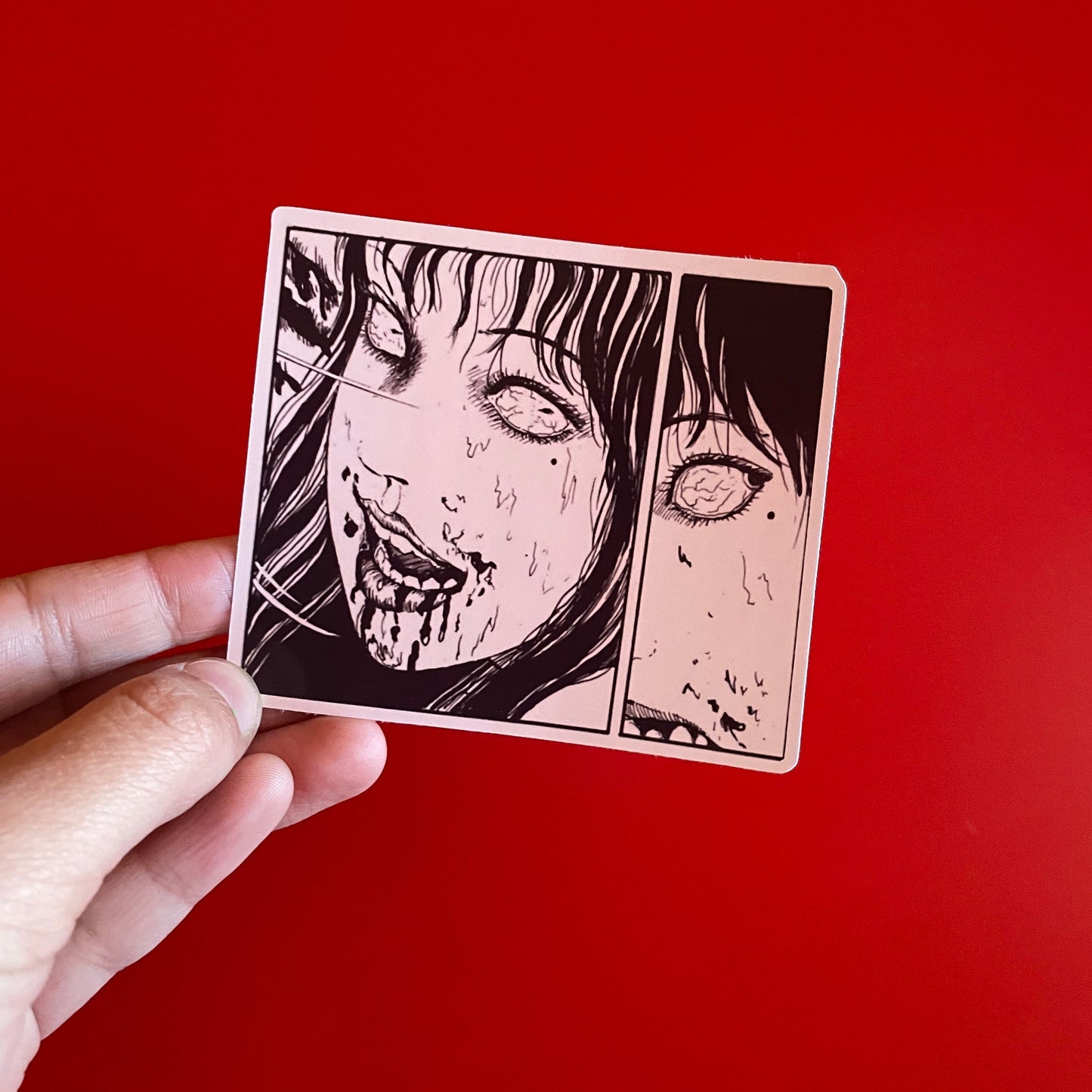 Tomie -Manga Larga (Serigrafía + Stickers + Afiches + Chapitas + Poster)