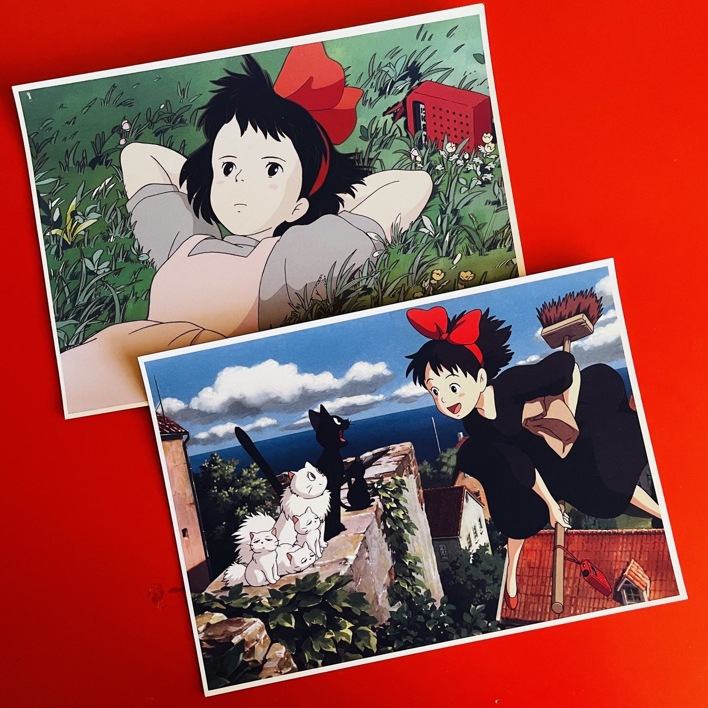 Kiki's Delivery Service - Manga Larga - (Serigrafía + Stickers + Afiches + Chapita+ Poster)